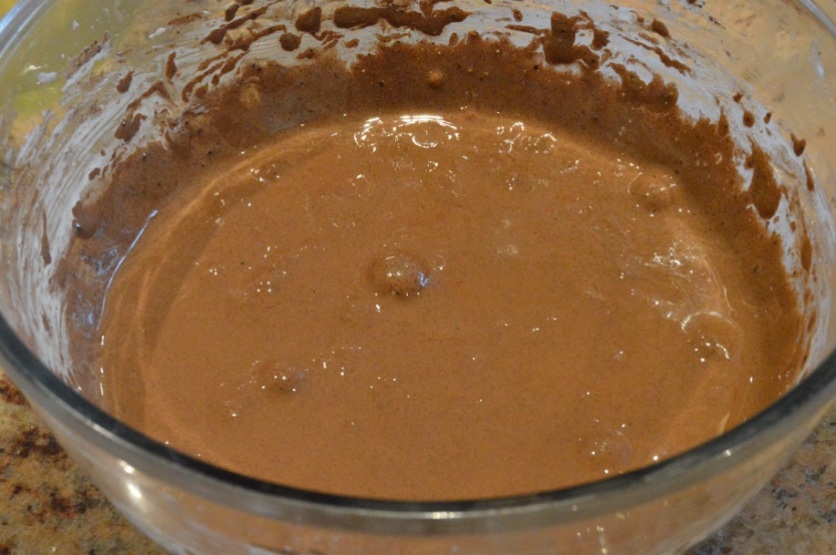 Whisk the egg yolk mixture with the paste