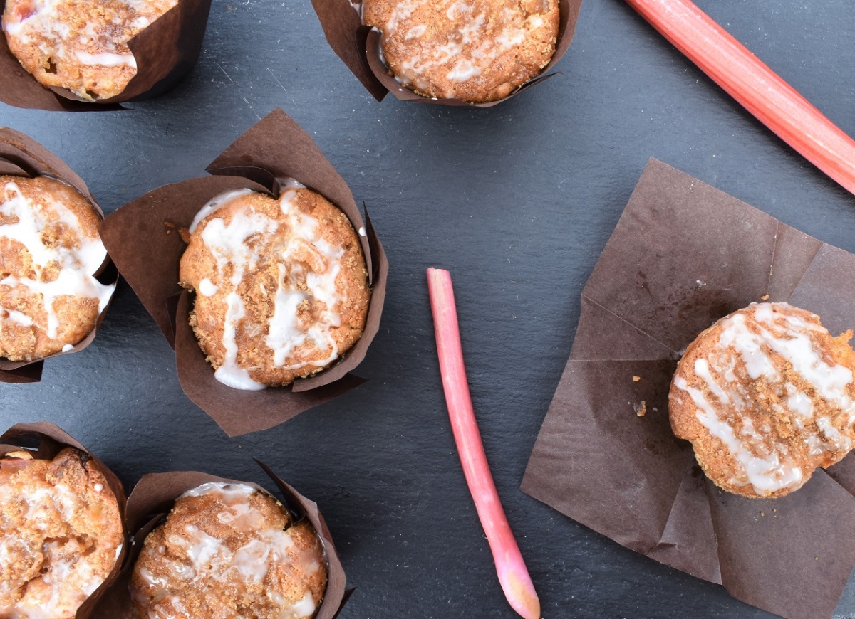 Rhubarb, ginger and white chocolate muffins